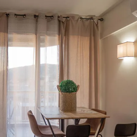 Catalunya Per 4 Persones En Edifici Del Passeig Maritim Amb Vistes Sobre La Vall D'aro *