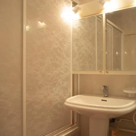 شقة Catalunya Per 4 Persones En Edifici Del Passeig Maritim Amb Vistes Sobre La Vall D'aro