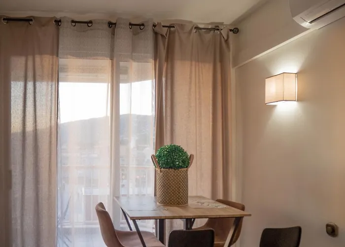 Catalunya Per 4 Persones En Edifici Del Passeig Maritim Amb Vistes Sobre La Vall D'aro *