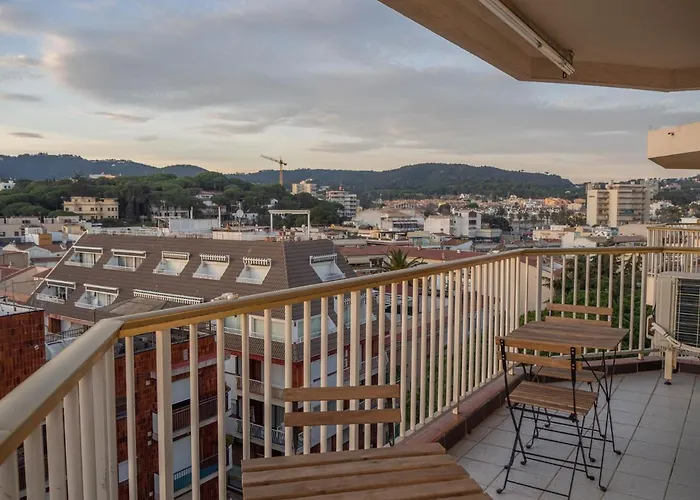 Catalunya Per 4 Persones En Edifici Del Passeig Maritim Amb Vistes Sobre La Vall D'aro